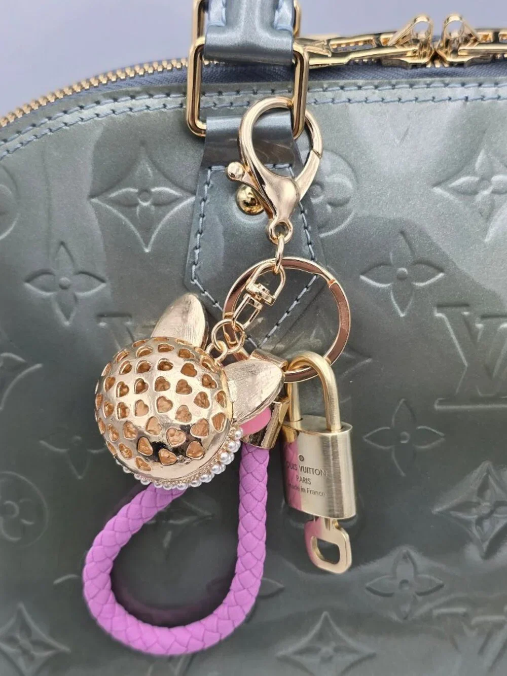 Authentic Louis Vuitton Gold Lock 🔒 Unbranded Fox Head Keychain Bag Charm LV - Picture 10 of 10